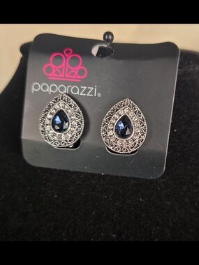 NWT Navy Teardrop Crystal Stud Earrings